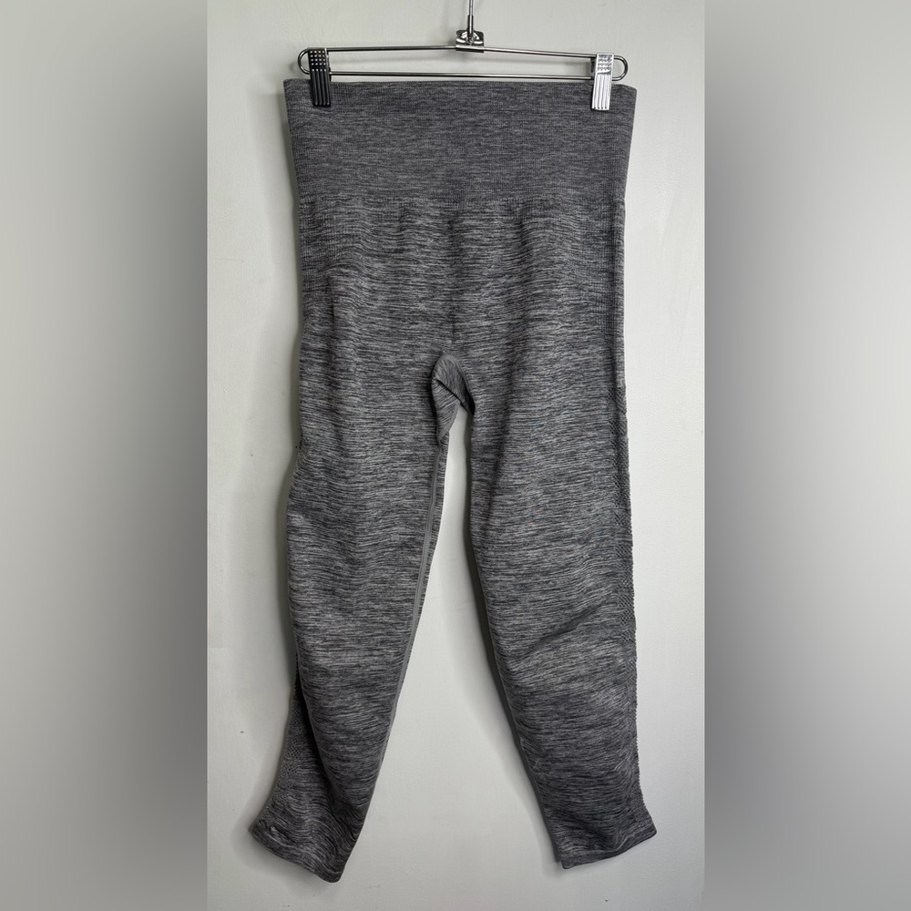 VS Pink Cool & Comfy Capri Leggings
